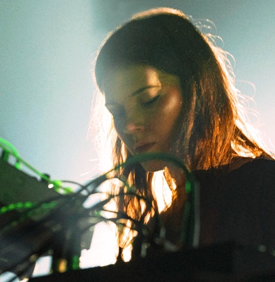 Anna Z - eine der absoluten Koryphäen, wenn es um Modularsynthesizer geht